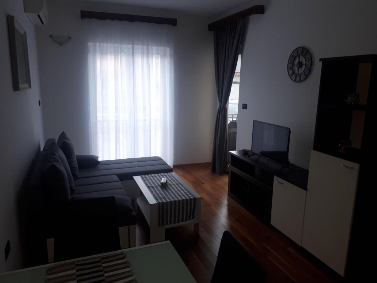Apartment Pleasing Place
