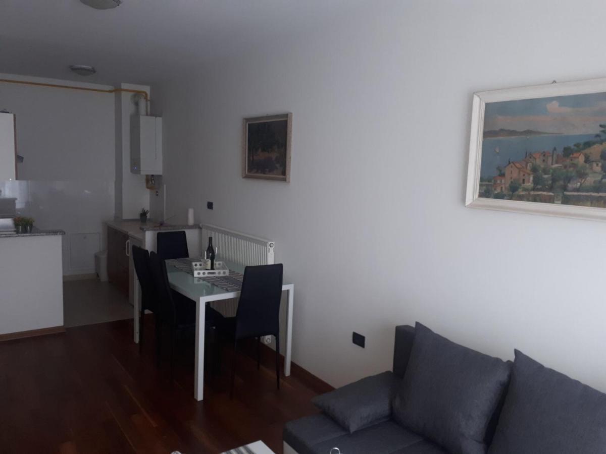 Apartment Pleasing Place